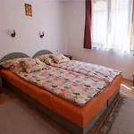 Akacfa 13 Apartmán