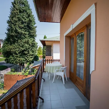 Akacfa 13 Apartament