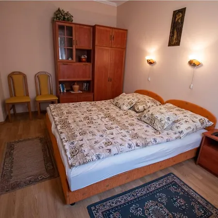 Akacfa 13 Apartament