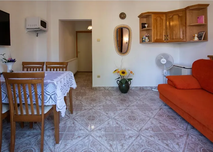 Akacfa 13 Apartmán *