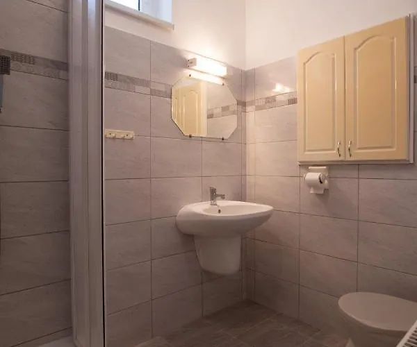 Akacfa 13 Apartmán